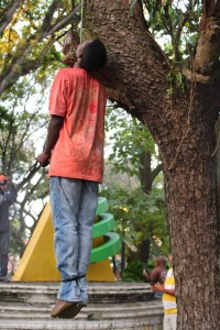 HAITIANO MUERTO EN PARQUE ERCILIA PEPIN